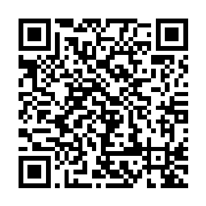 对面的神·傲风见到龙无双双眸居然不断的变成黑色二维码生成