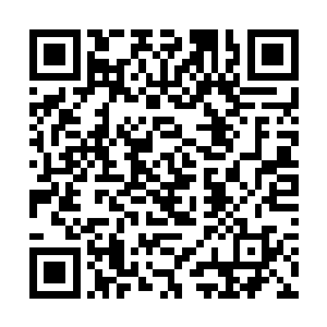 封不觉就在一个抽屉里找到了一叠装订在一起的文件二维码生成