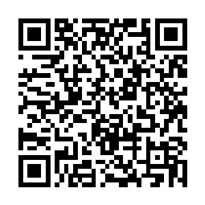 封不觉终于从对方的钳制中解脱……其两脚落地之时二维码生成