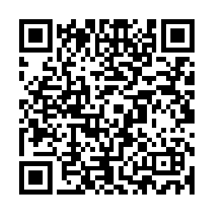 封不觉被那股无形的力量牵扯着摔在了一张靠背很大的椅子上二维码生成