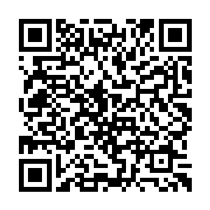 射出一个拉钩就轻轻松松地蹬墙而过的特技动作二维码生成