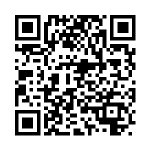 将一名长着鹰嘴的异族包裹在了水幕当中二维码生成
