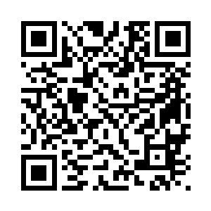 将一滴殷红的血液滴在尘的嘴唇上二维码生成