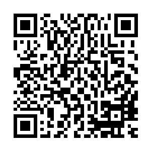 将两个人扶着重新坐到了椅子上然后自己也回到椅子上坐下之后二维码生成
