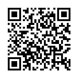 将买来的晚餐和一些吃的用的分类放到一旁二维码生成