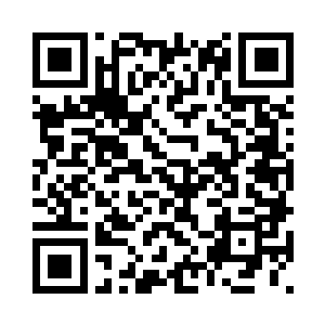 将凹凸火爆的曲线勾勒的淋漓尽致二维码生成