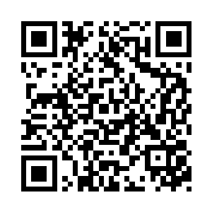 将另一边正要拿板凳砸她的张汉山一脚踢翻二维码生成