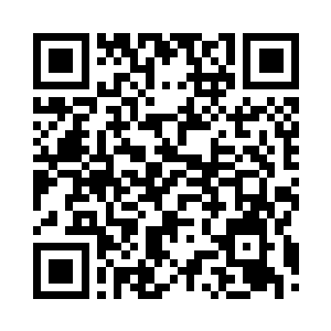 将四面墙壁和天花板统统包围的屏幕二维码生成