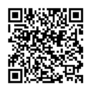 将好奇的目光投向了不远处停泊在海面之上的巨大战舰上望去二维码生成