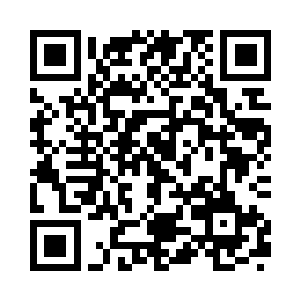 将岸看着那个被疯马推在墙上无法挣扎的人道二维码生成