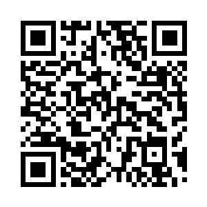 将数百名记者拍回来的照片以及评论二维码生成
