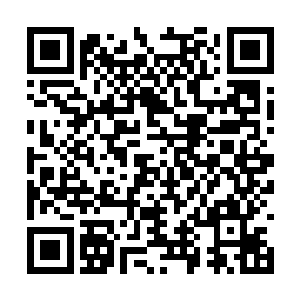 将自己放在高于世俗社会的位置上看待和处置一切二维码生成