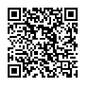 将荣光往左边挤――这也是主教练格茨赛前安排的二维码生成