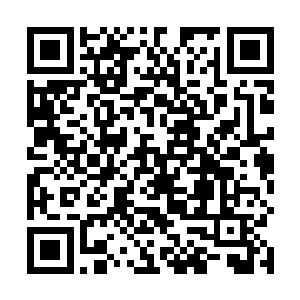 将那个坚硬无比的重达数十上百吨的花岗岩打造的擂台二维码生成