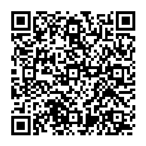 将铁矿与木炭在冶铁窑炉内煅烧后通过反复锻打挤出铁块内杂质的方法来获得熟铁二维码生成