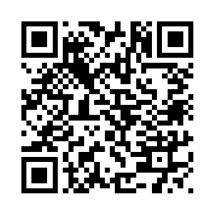 将黑洞洞的枪口对准了在场所有人二维码生成