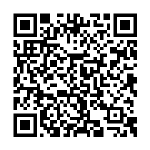 小井一郎这个才感觉到后背传来一阵难忍的疼痛二维码生成