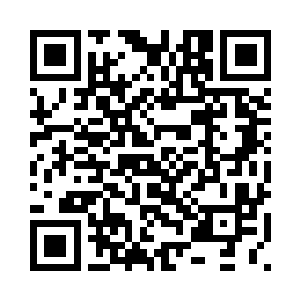 小姑娘才依依不舍地与新朋友告别二维码生成