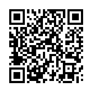 小宝拉着小熊在榷场里重新走了一圈二维码生成