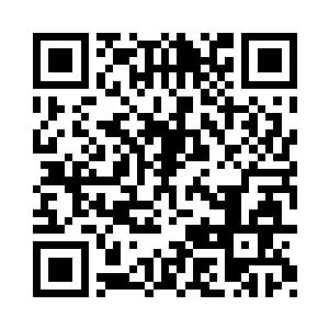 小手温柔的抚摸上他精致漂亮的五官二维码生成
