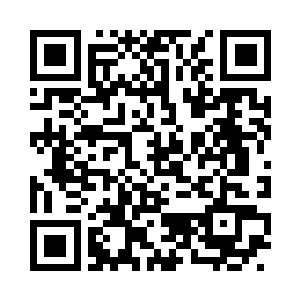 小手轻车熟路的触摸着漆黑的魔石碑二维码生成