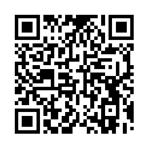 小松鼠犹在抓着张萧晗的一缕头发不肯罢手二维码生成