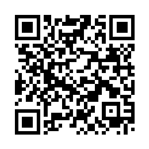 小树就在栅栏和房屋围成的院子里二维码生成