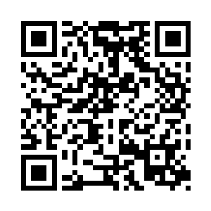 小毛很是自来熟的就翘脚拍了拍那人肩膀二维码生成