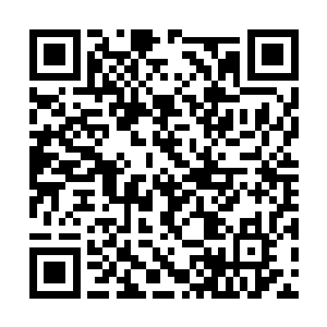 小秋的上衣被撕裂的地方正是腋下微微靠前的位置二维码生成