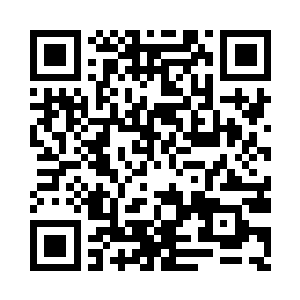 小红伸出手骨爪友爱的摸了摸依依的脑袋二维码生成