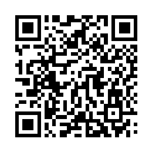 小翠和小巧都拿着毽子跟小四踢毽子玩二维码生成