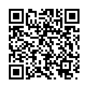 小艇被外面的海浪推着用轻缓的速度驶进去二维码生成