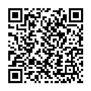 小艾刚才是不是听到奶奶让妈妈去给爸爸拿拖鞋呀二维码生成