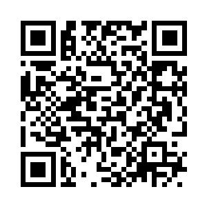 小青仙子指着盘子里还剩一半的糕点二维码生成