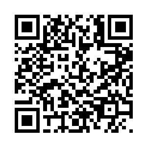 小魔仙瞪大了一双黑琉璃一般的眼睛二维码生成