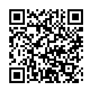 小鱼a有些木讷的看着老板离去的背影二维码生成