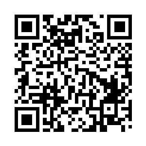 尚显青涩而懵懂的安娜怯生生地走上了舞台二维码生成