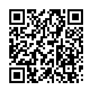 尤其是台阶的一侧还有长长的栏杆扶手二维码生成