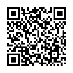 尤尼克突然抄起棒球棍一下砸过去……二维码生成