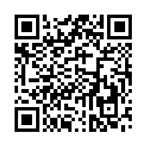 就以锋利的爪子抓了一大堆的猎物飞上天空二维码生成