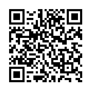 就会看到张潇晗双手指尖浮现的是一个小小的二维码生成