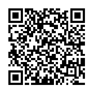 就像是这片天空被人给强行轰出了无数个大窟窿一样二维码生成