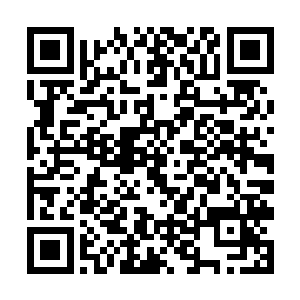 就在不久前他们公司的经理就收到中国合作商的礼物二维码生成