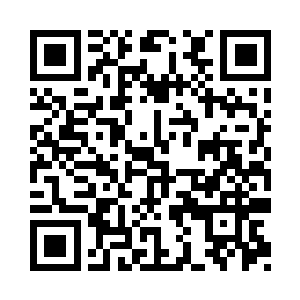 就在他们两在后面自顾自的说着的时候二维码生成