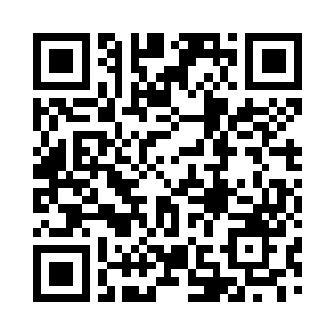 就在众位新兵和杨教官发生僵持的时候二维码生成