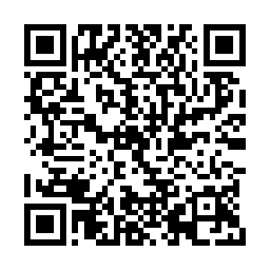 就在几个警察让叶凡和洛雪嫣从桌位上站起来时二维码生成