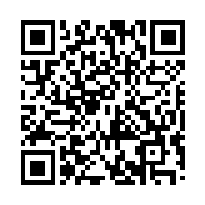 就在距离大殿的大门只有十几米远的地方二维码生成