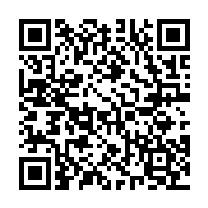 就在那个被张铁踢了一脚的异族骑士的身边半步的地方二维码生成