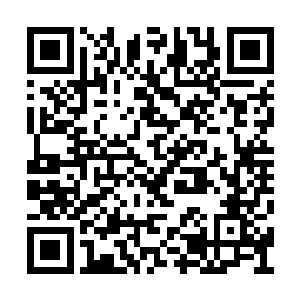 就好像他周围贴身一厘米形成了一个独立的世界二维码生成