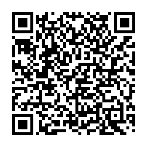 就好像是天边长虹被狠狠地揉在了一起又加了点其他乱七八糟颜料的家伙二维码生成